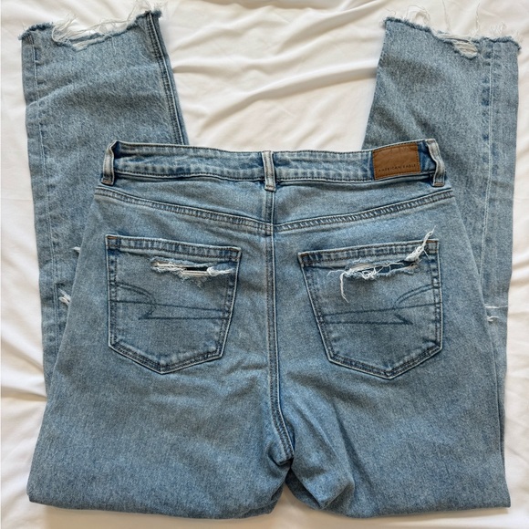 american eagle distressed ripped mom jeans - Picture 2 of 7